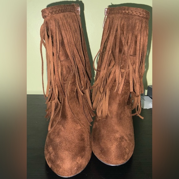 Camel Brown Velvet High Heels Booties. Very Lightly Worn, size 7 1/2. - Picture 5 of 5